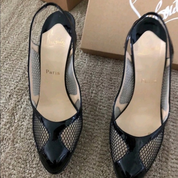 SOLD 💯❤️❤️👠👠Christian Louboutin heels 👠❤️❤️❤️ - Picture 4 of 6